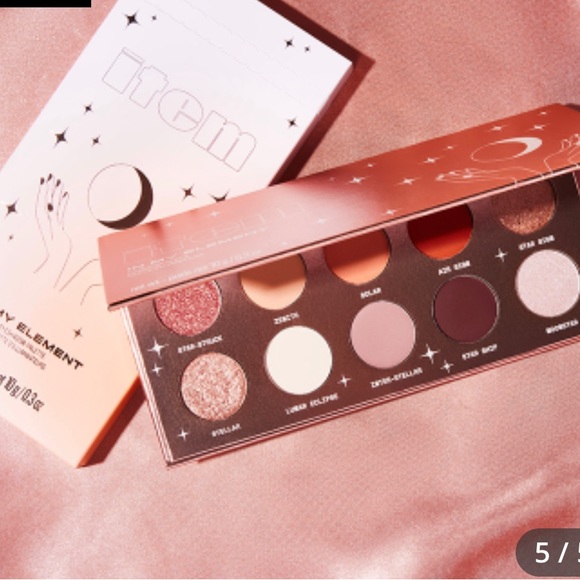 ITEM BEAUTY BY ADDISON RAE
In My Element Eyeshadow Palette - Picture 3 of 4